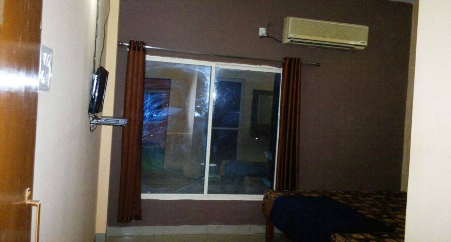 Hotel Raj Darbar, Indore 3